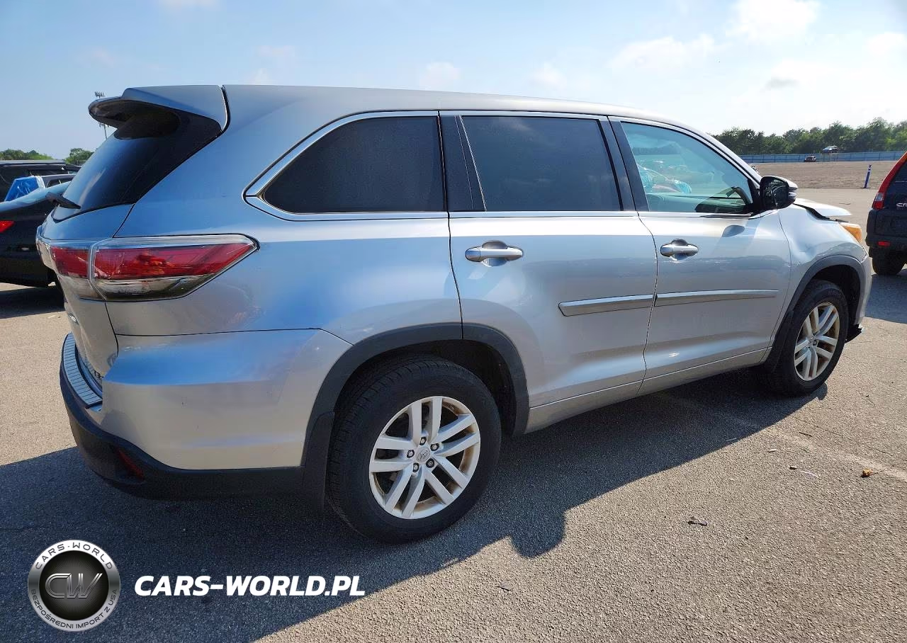 2015 Toyota Highlander Le VIN:5TDBKRFH6FS201167 - 3