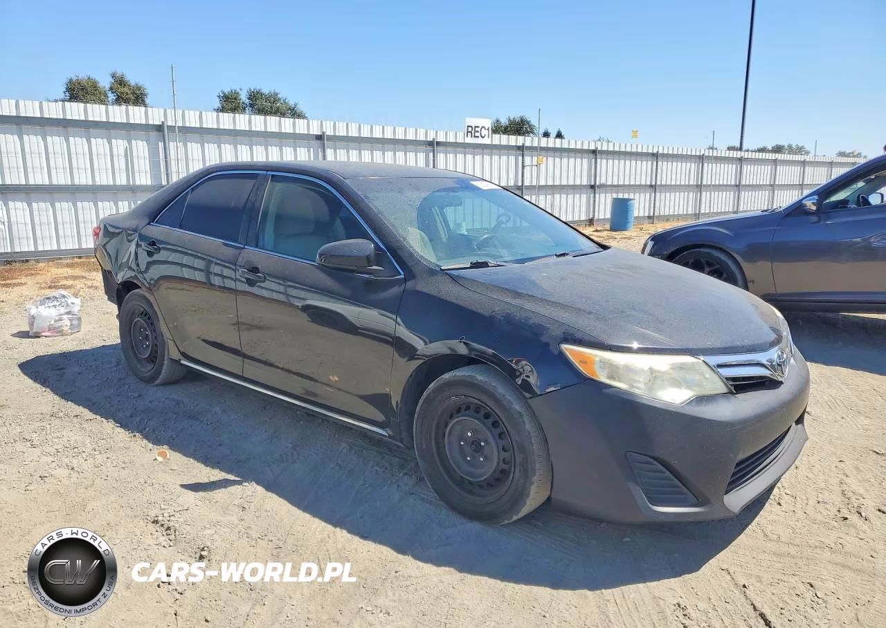 2014 Toyota Camry Le VIN:4T4BF1FK2ER368042 - 4
