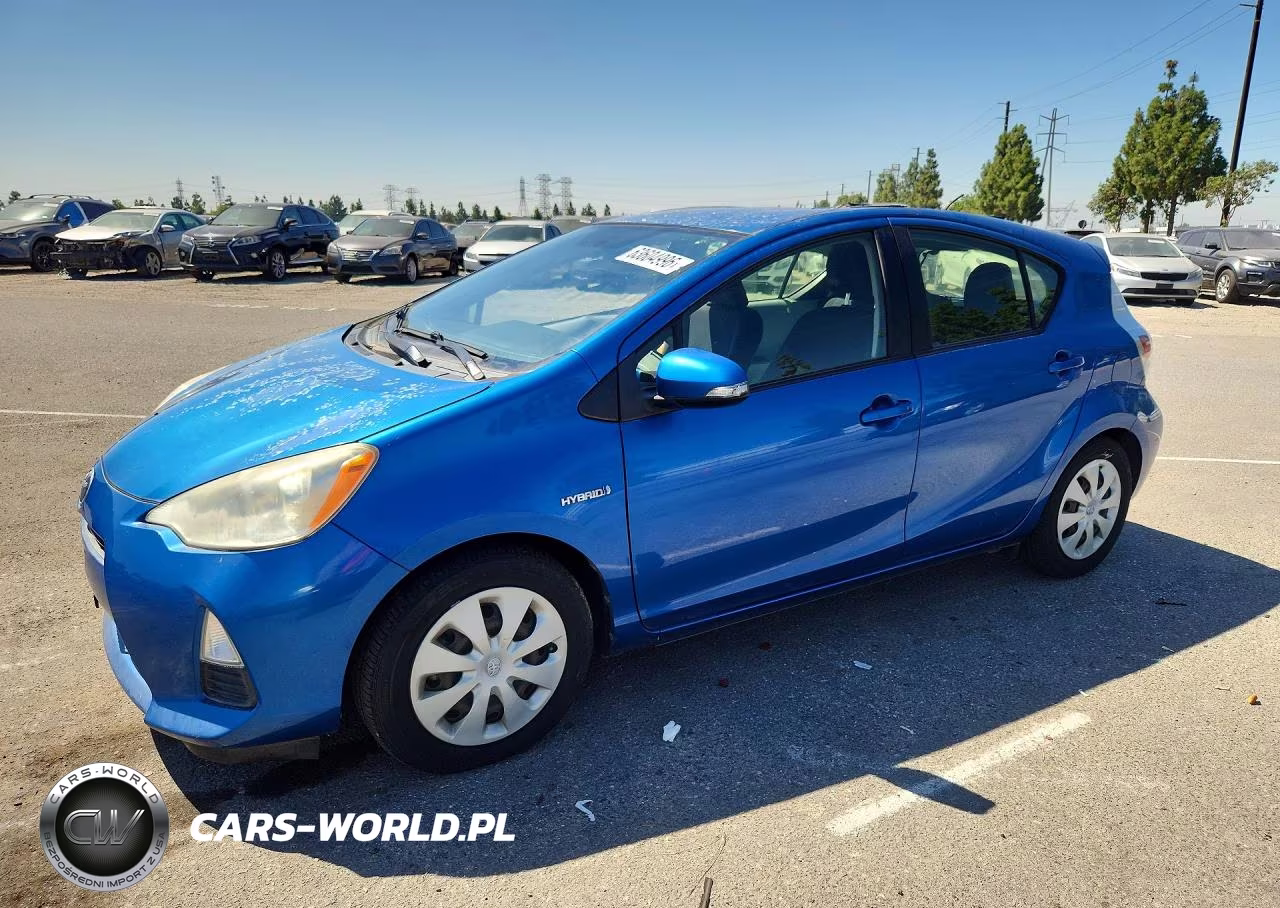 2013 Toyota Prius C Two – zdjęcie 1 z 12