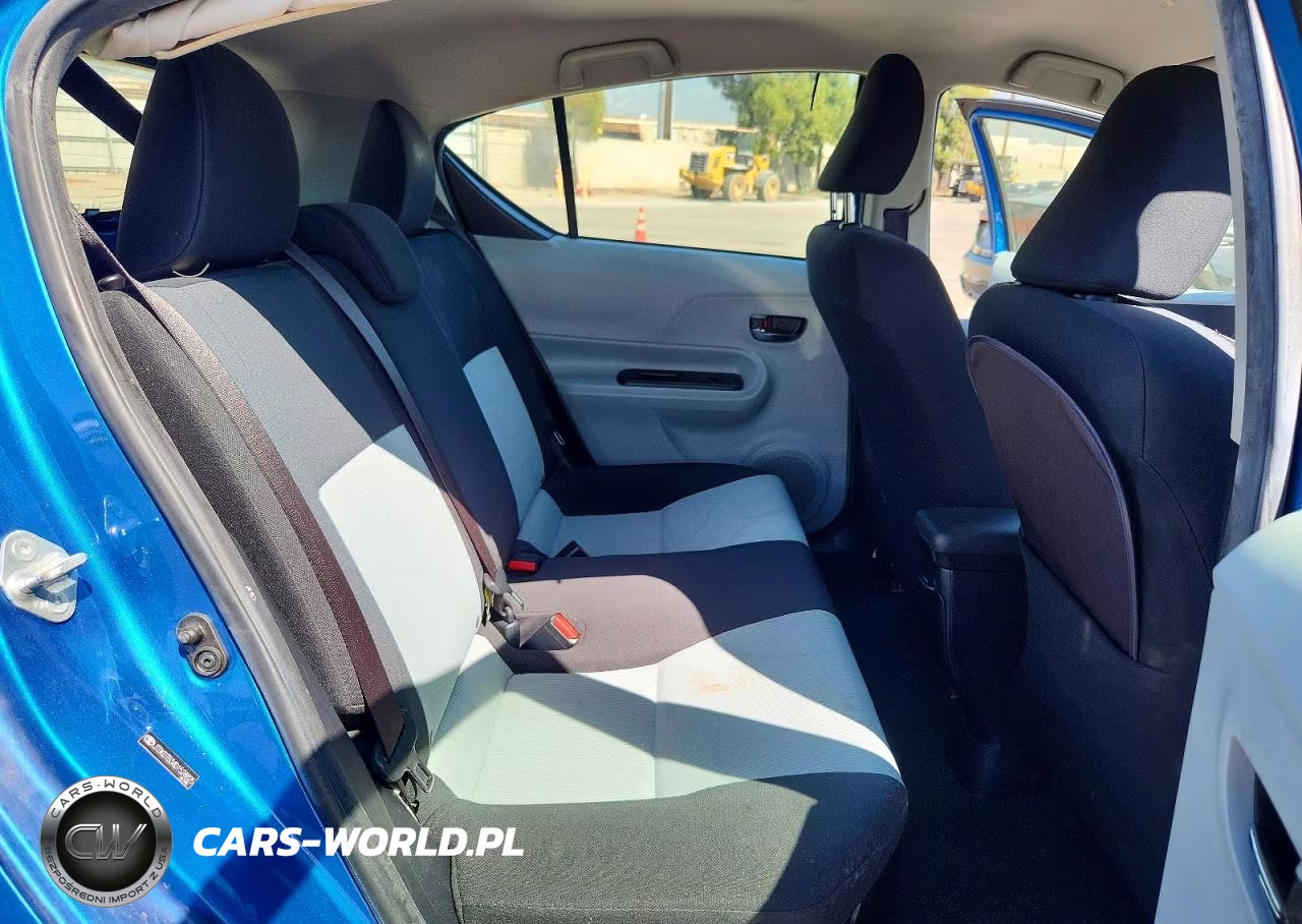 2013 Toyota Prius C Two VIN:JTDKDTB34D1528825 - 10