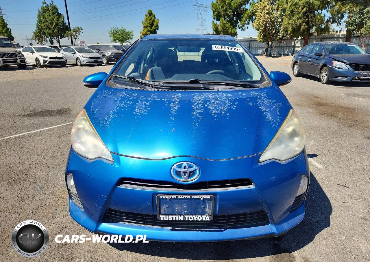2013 Toyota Prius C Two VIN:JTDKDTB34D1528825 - 5