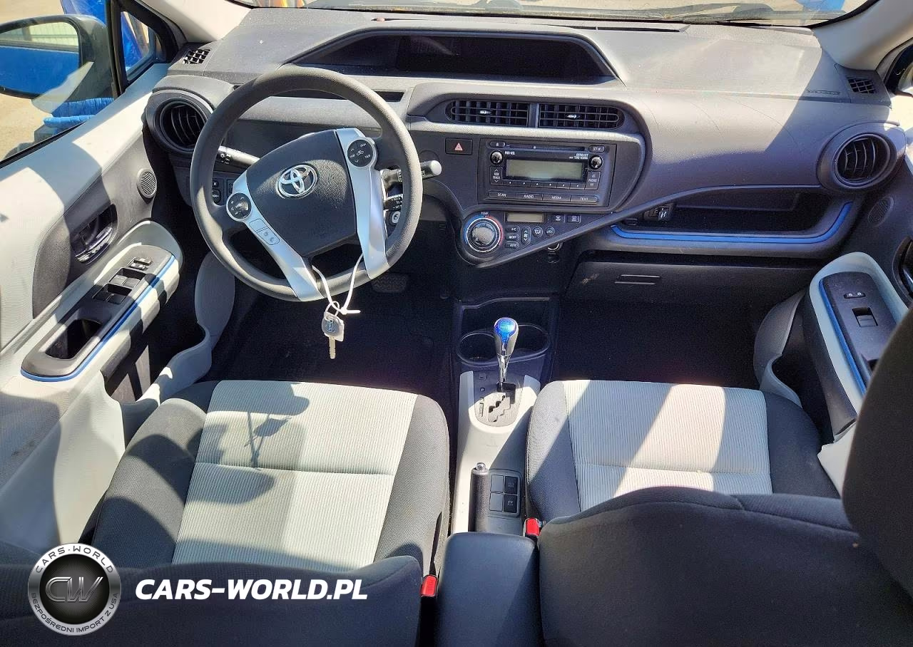 2013 Toyota Prius C Two VIN:JTDKDTB34D1528825 - 8