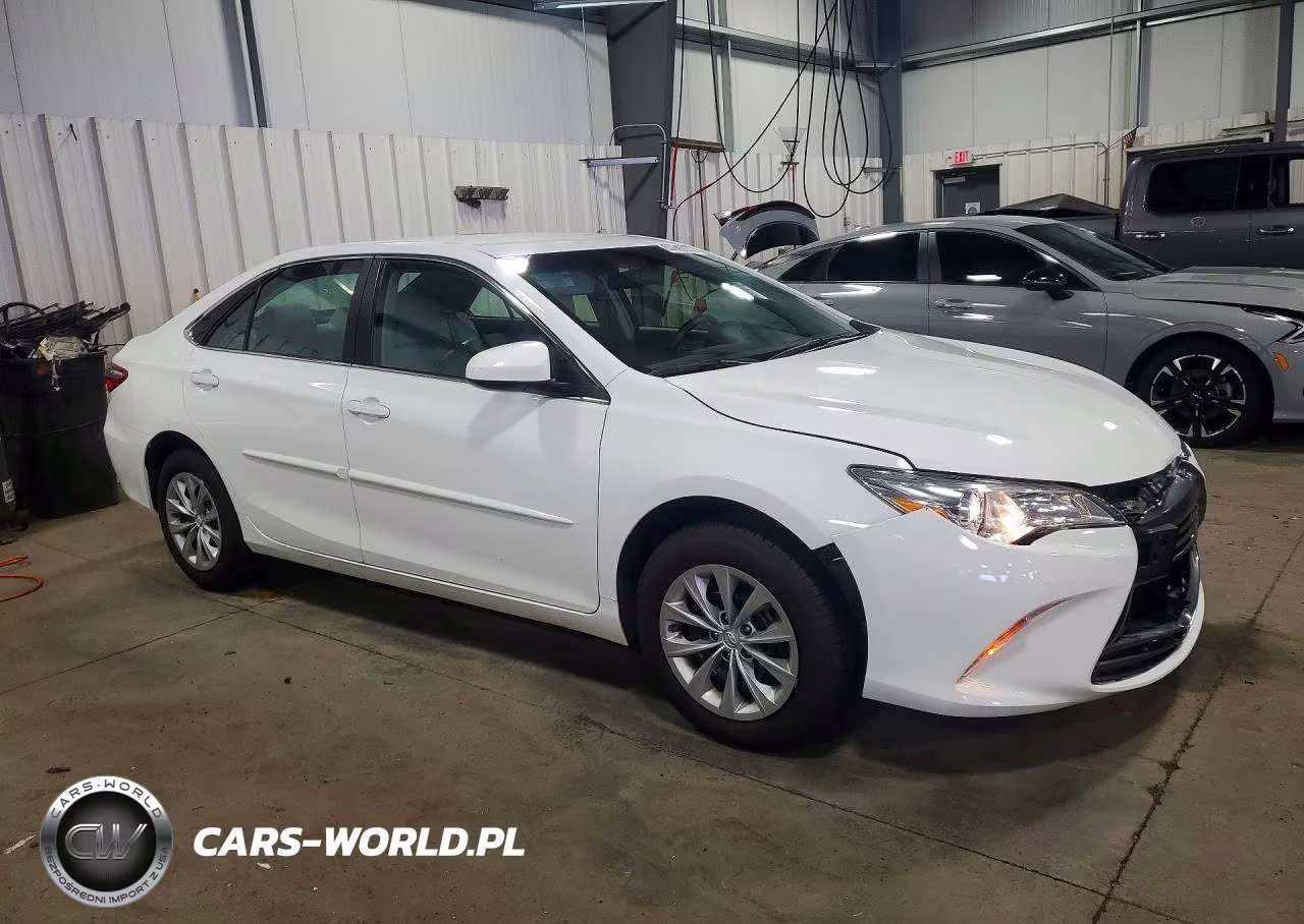 2017 Toyota Camry Le VIN:4T1BF1FK5HU371290 - 4