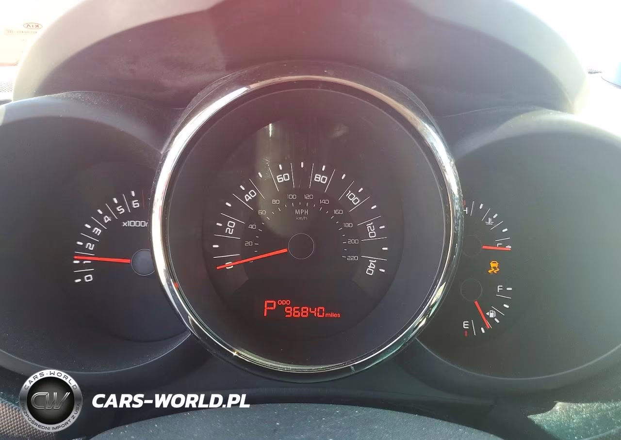 2011 Kia Soul + VIN:KNDJT2A23B7292065 - 9