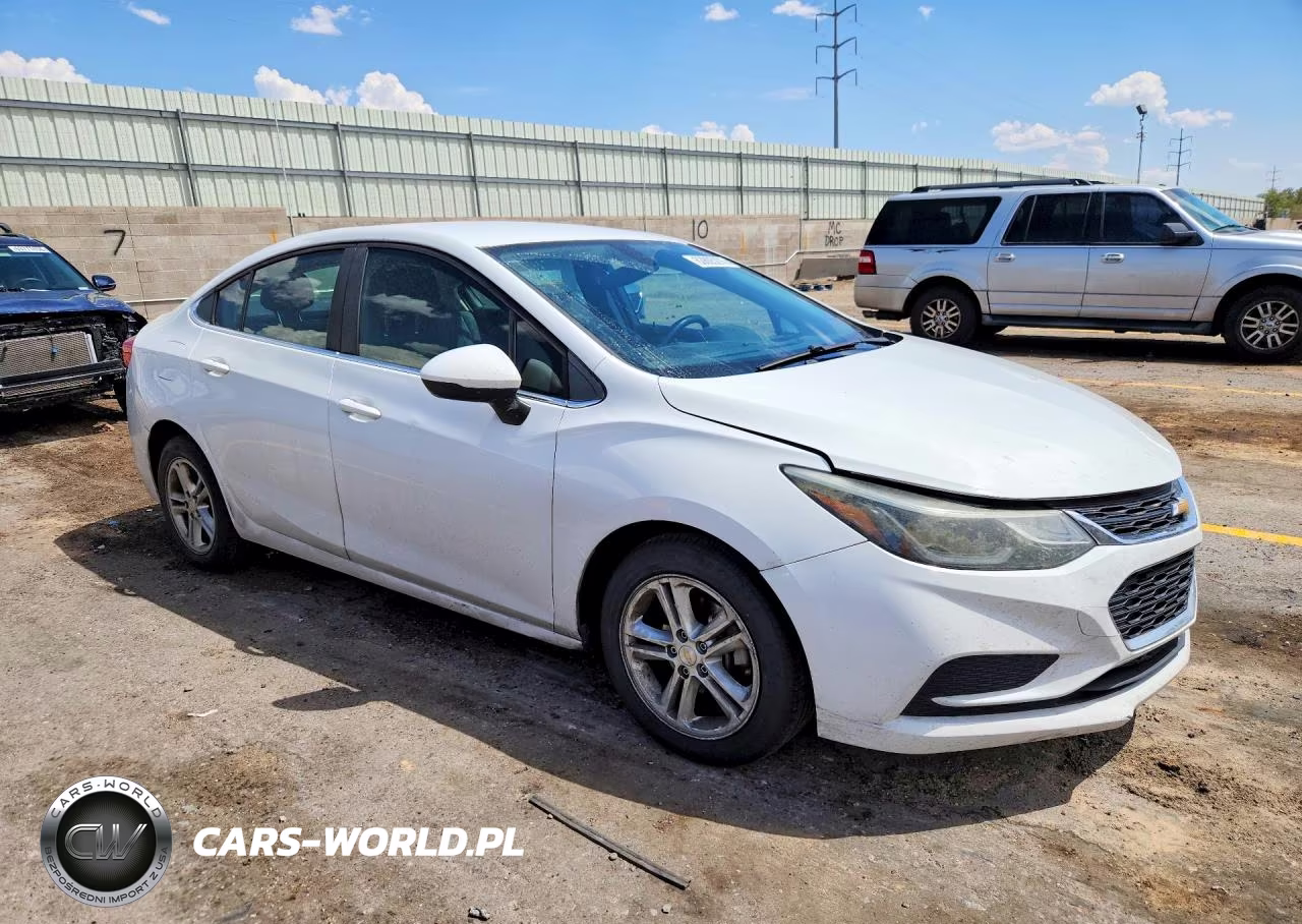 2018 Chevrolet Cruze Lt VIN:1G1BE5SM4J7117962 - 4