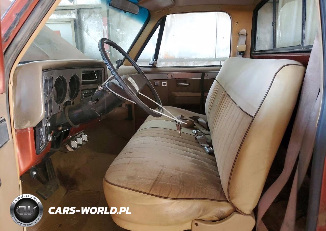 1983 Chevrolet C20 VIN:2GCGC24W8D1130117 - 7