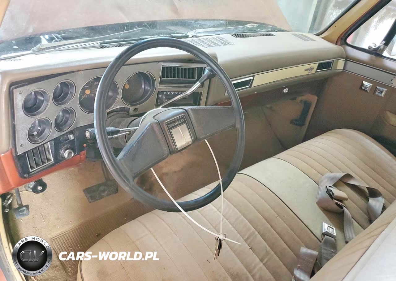 1983 Chevrolet C20 VIN:2GCGC24W8D1130117 - 8