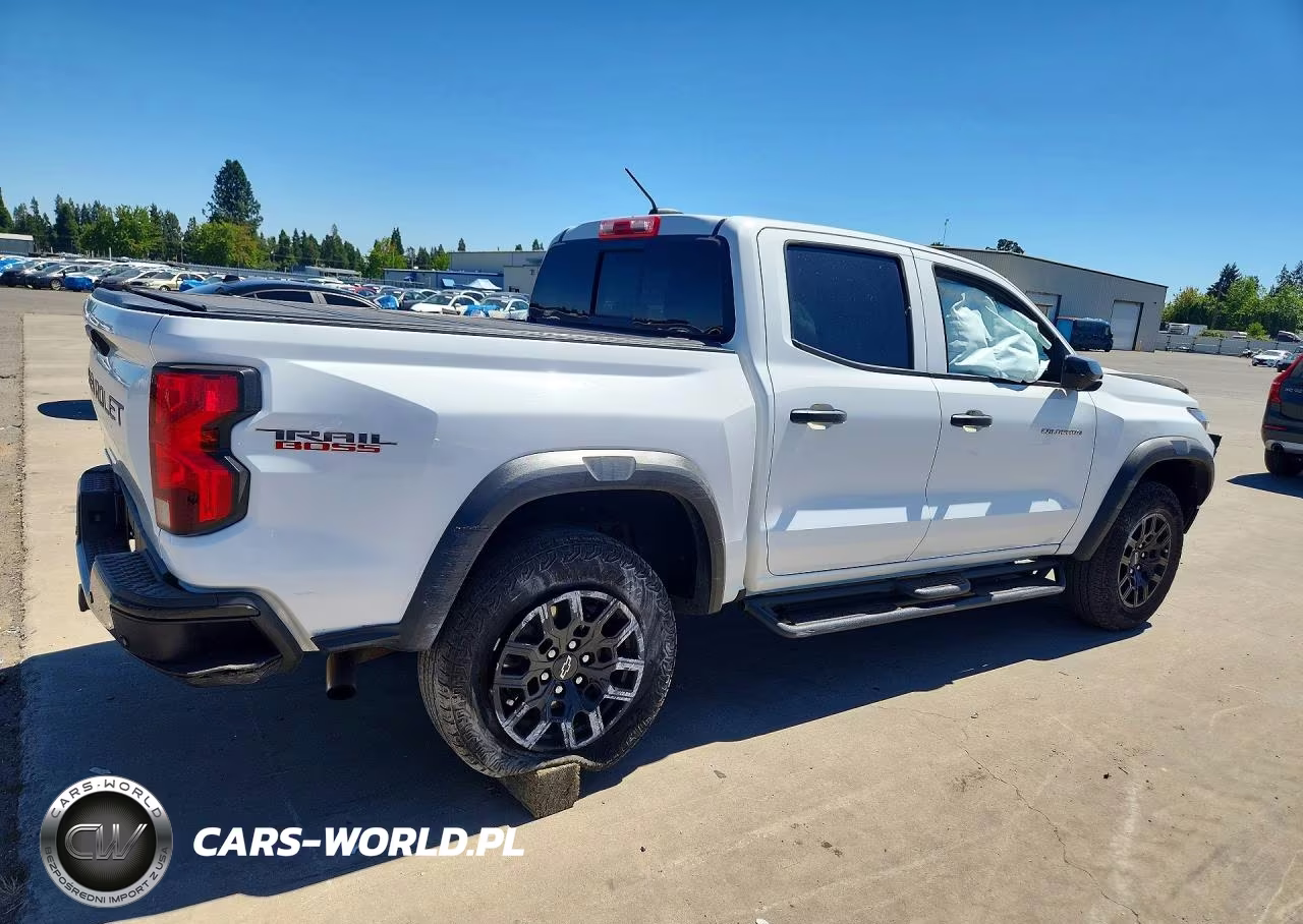 2023 Chevrolet Colorado Trail Boss VIN:1GCPTEEK7P1166811 - 3