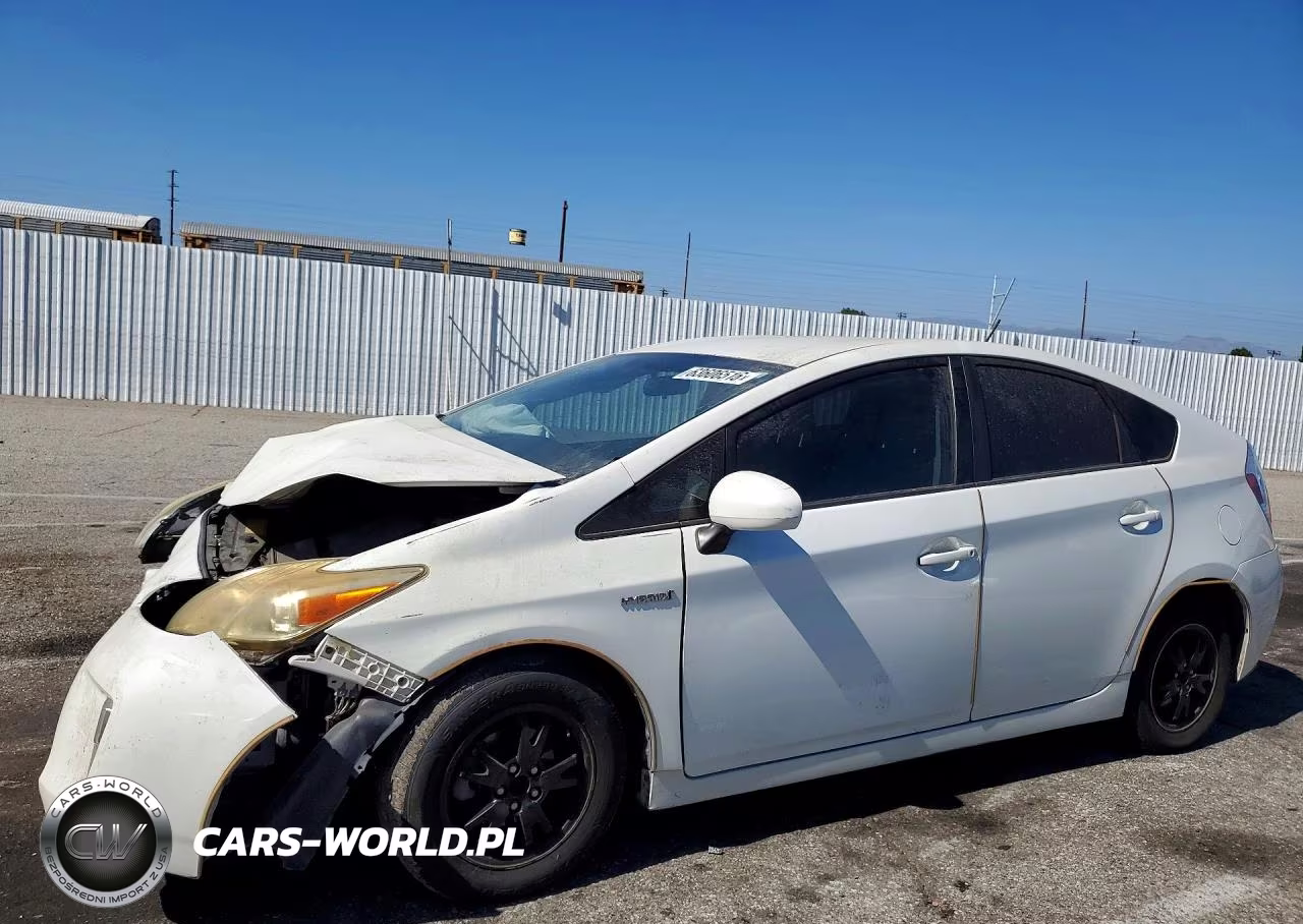 2013 Toyota Prius Two – zdjęcie 1 z 12