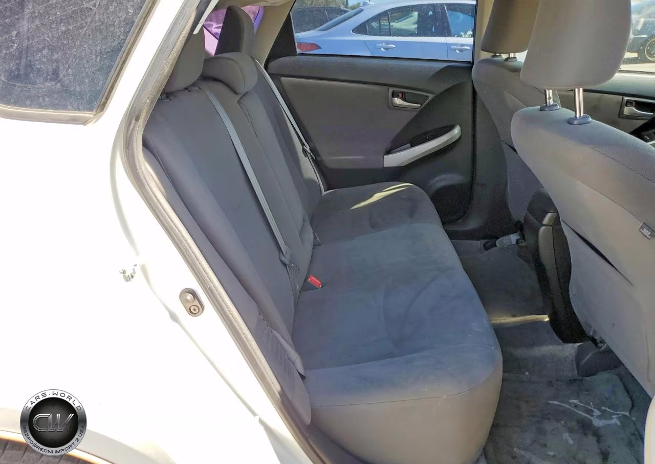 2013 Toyota Prius Two VIN:JTDKN3DU7D1731128 - 10