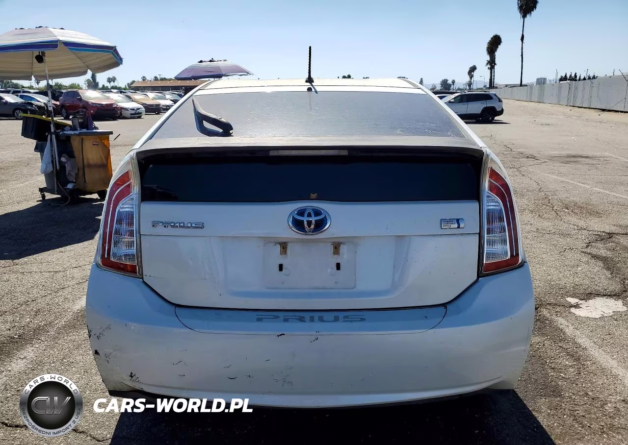 2013 Toyota Prius Two VIN:JTDKN3DU7D1731128 - 6