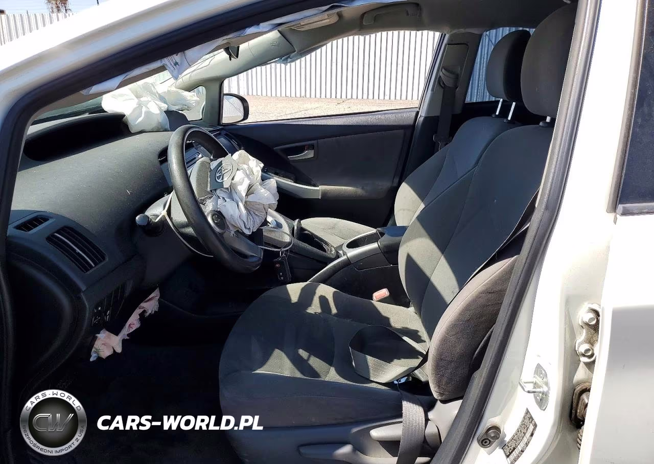 2013 Toyota Prius Two VIN:JTDKN3DU7D1731128 - 7