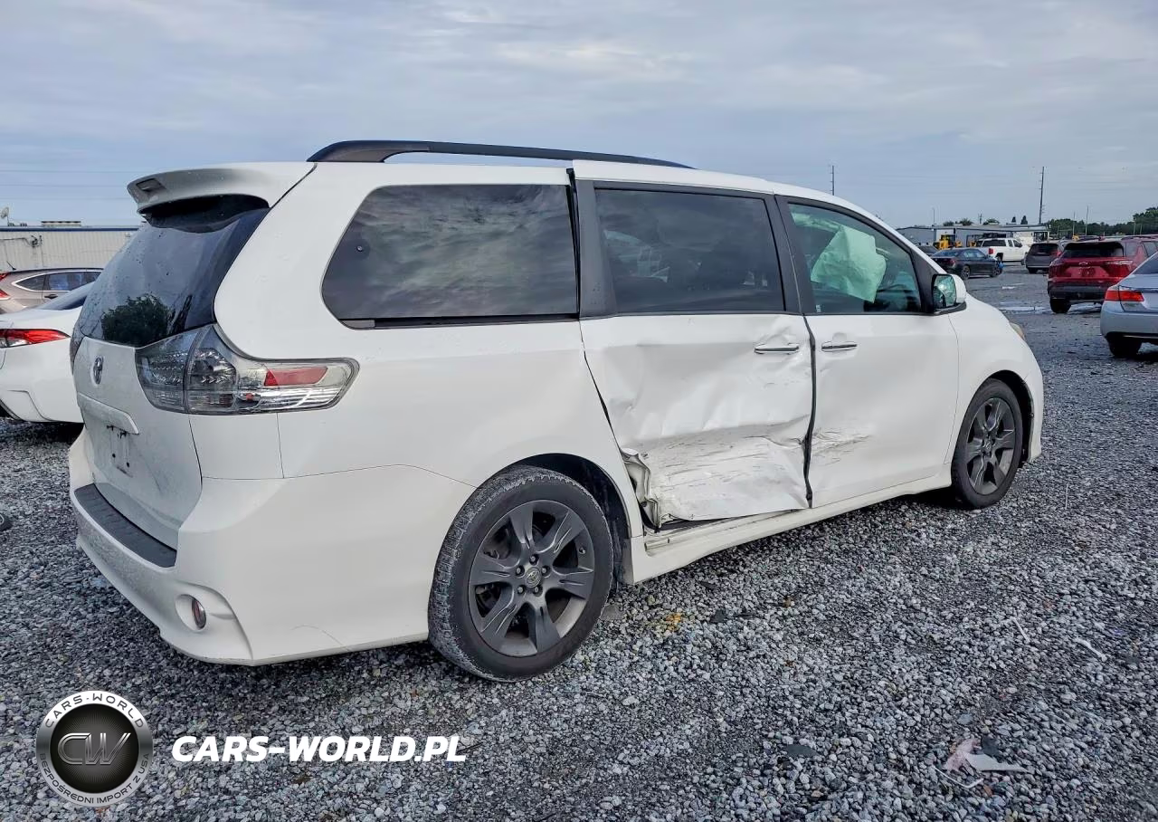 2015 Toyota Sienna Sport VIN:5TDXK3DC1FS621607 - 3