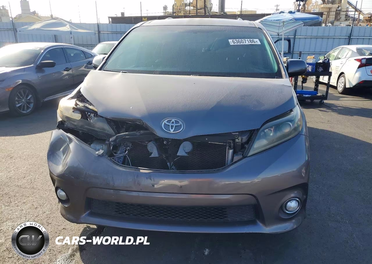 2015 Toyota Sienna Sport VIN:5TDXK3DC3FS655967 - 5