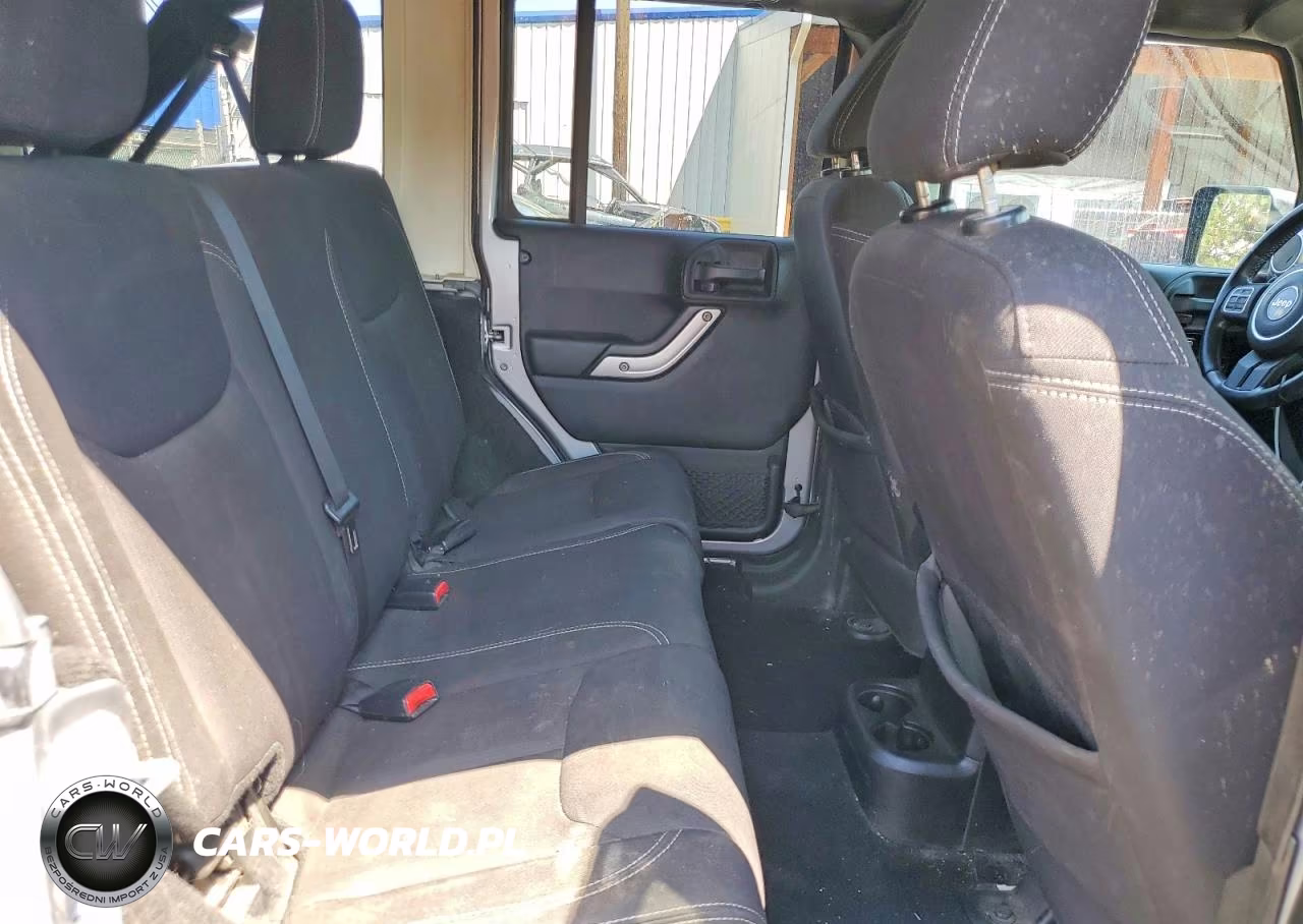 2015 Jeep Wrangler Unlimited Rubicon VIN:1C4BJWFG1FL655076 - 11