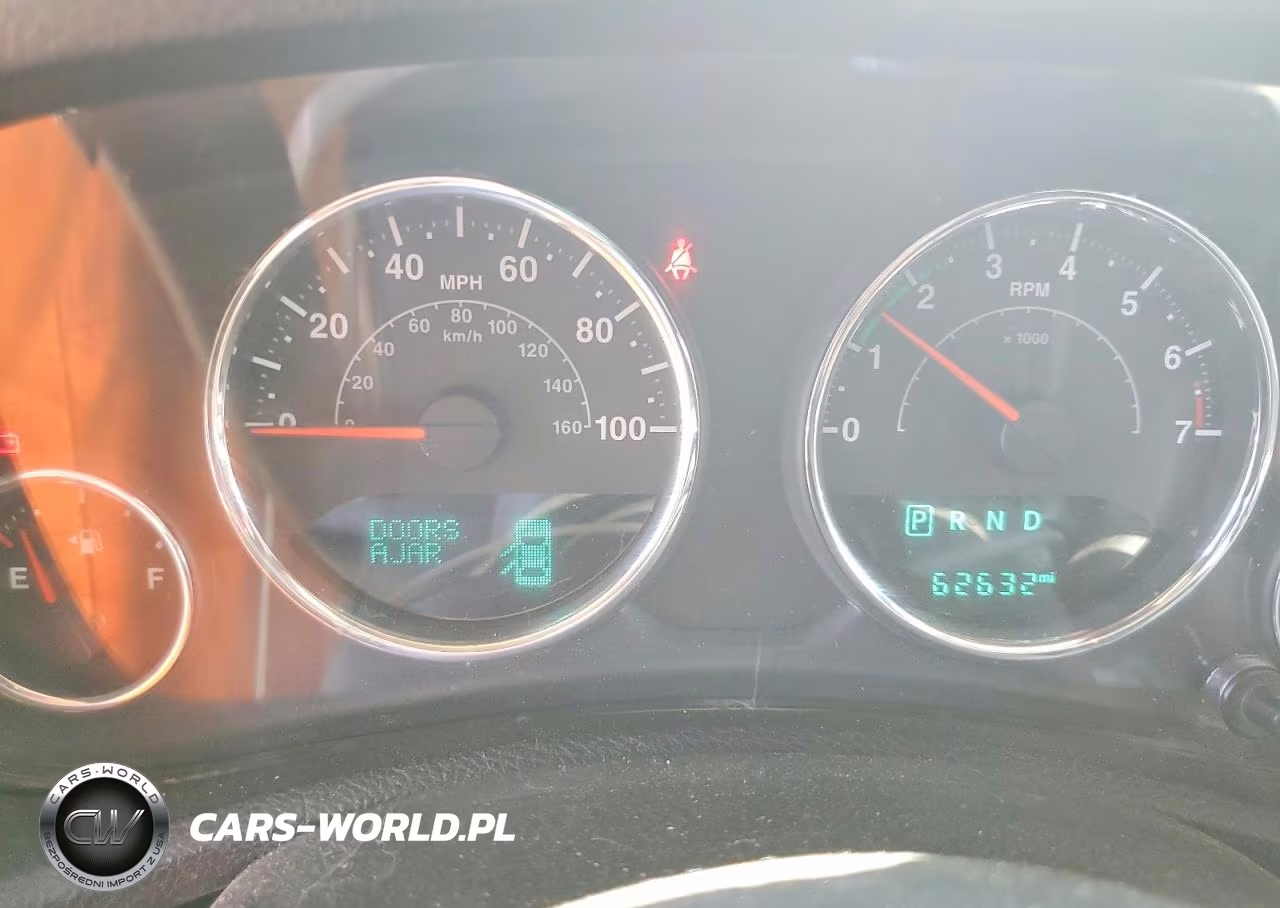 2015 Jeep Wrangler Unlimited Rubicon VIN:1C4BJWFG1FL655076 - 9