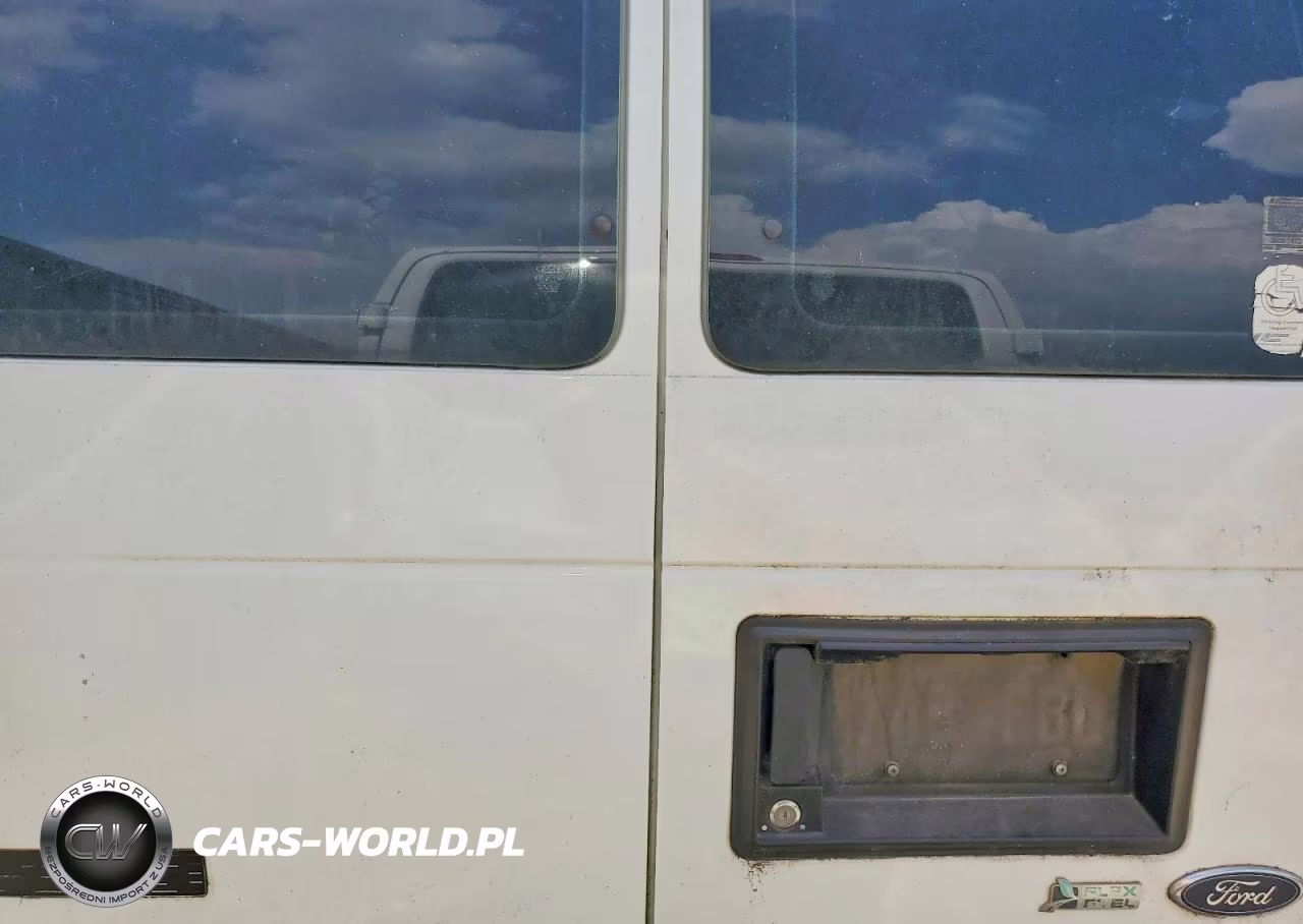 2010 Ford Econoline E250 Van VIN:1FTNS2EL7ADA64514 - 10