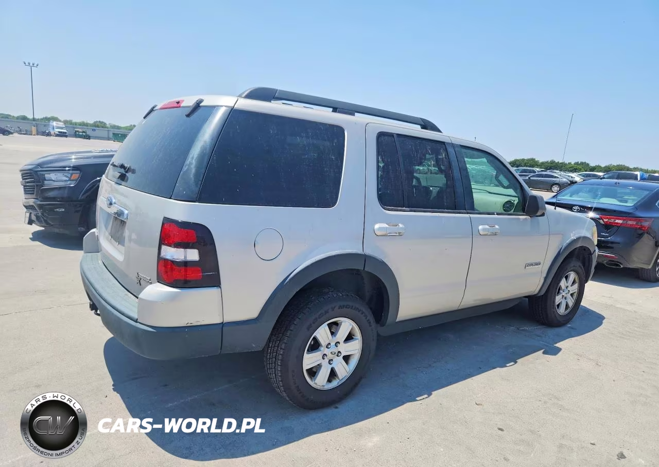 2007 Ford Explorer Xlt VIN:1FMEU63E87UB00026 - 3