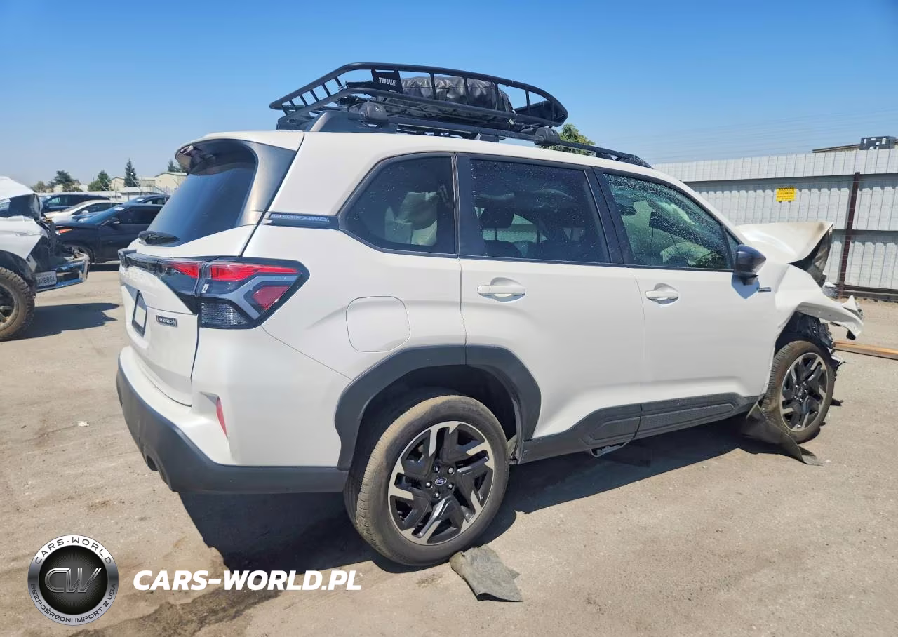 2025 Subaru Forester Premium VIN:JF2SLSED3SH424916 - 3