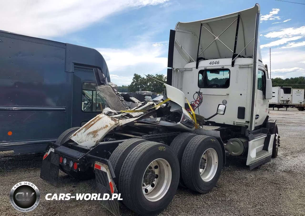 2025 Kenworth T680 Semi Truck VIN:1XKYD49X5SJ144398 - 3