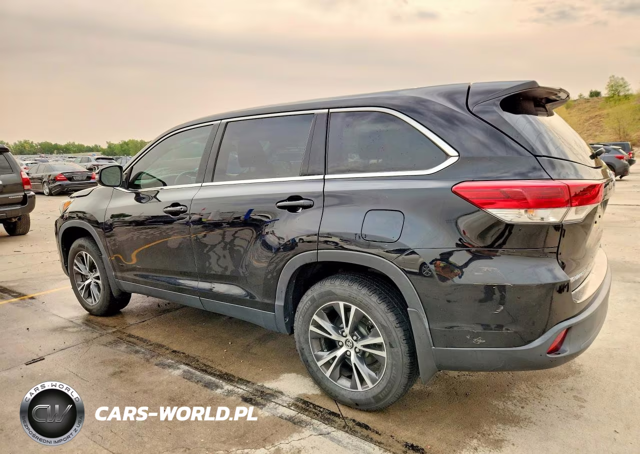 2019 Toyota Highlander Le VIN:5TDBZRFH7KS722047 - 2
