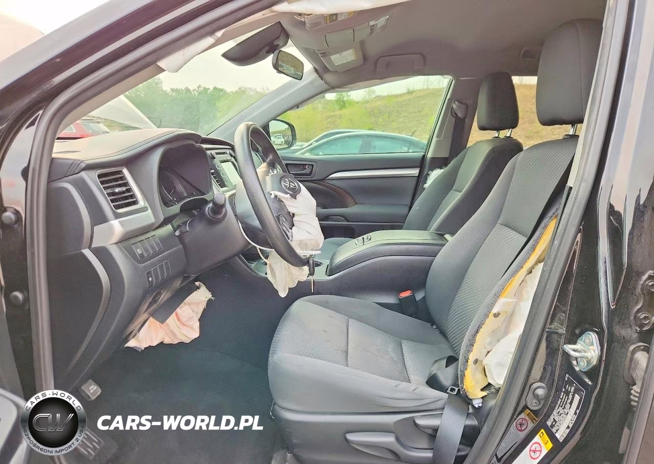 2019 Toyota Highlander Le VIN:5TDBZRFH7KS722047 - 7