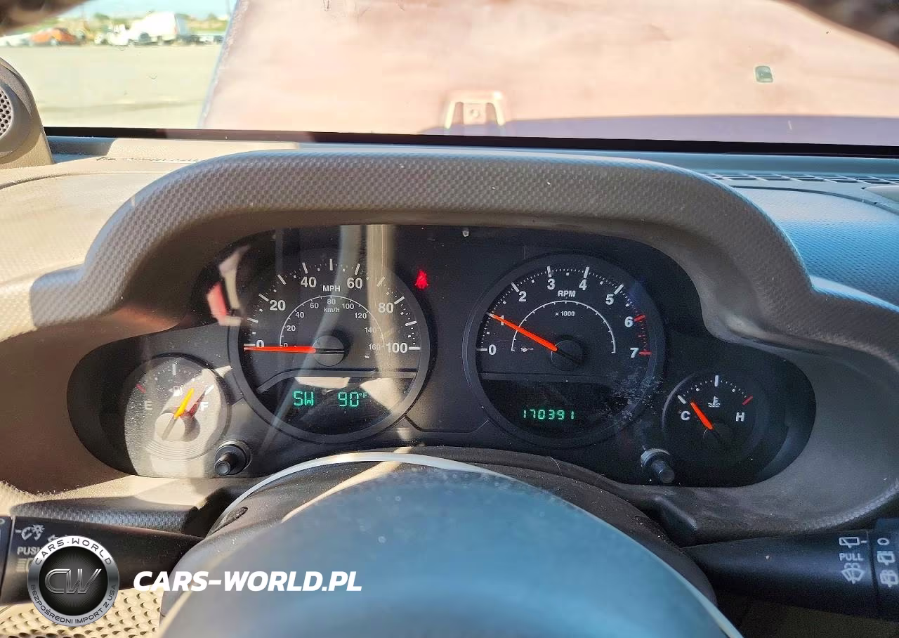 2007 Jeep Wrangler X VIN:1J4GB39127L160647 - 9