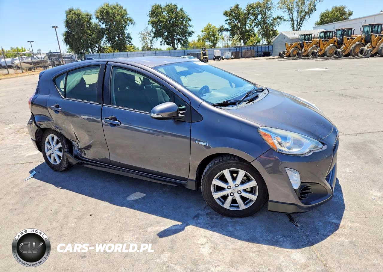 2017 Toyota Prius C Two VIN:JTDKDTB35H1597822 - 4