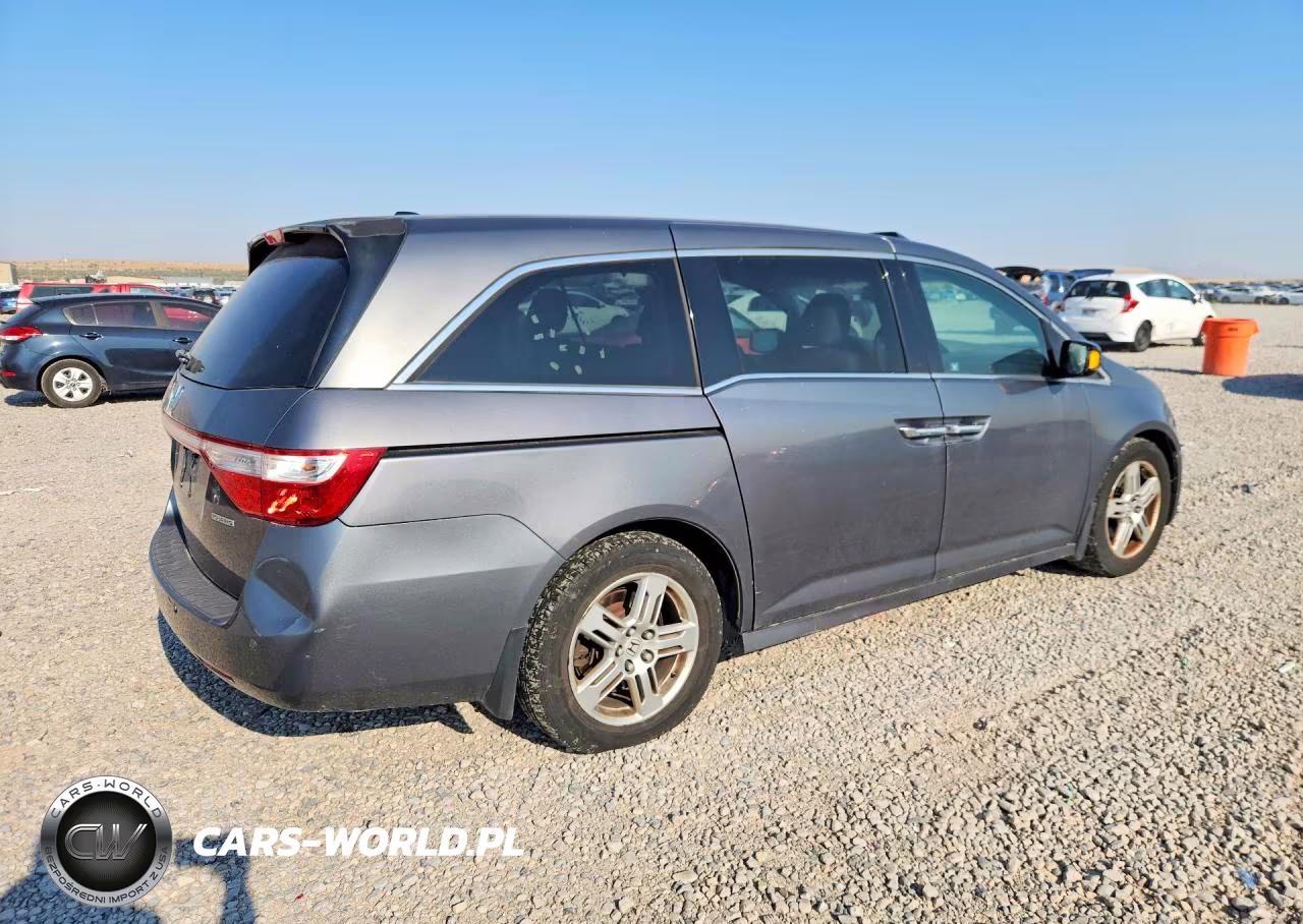 2012 Honda Odyssey Touring VIN:5FNRL5H99CB122778 - 3