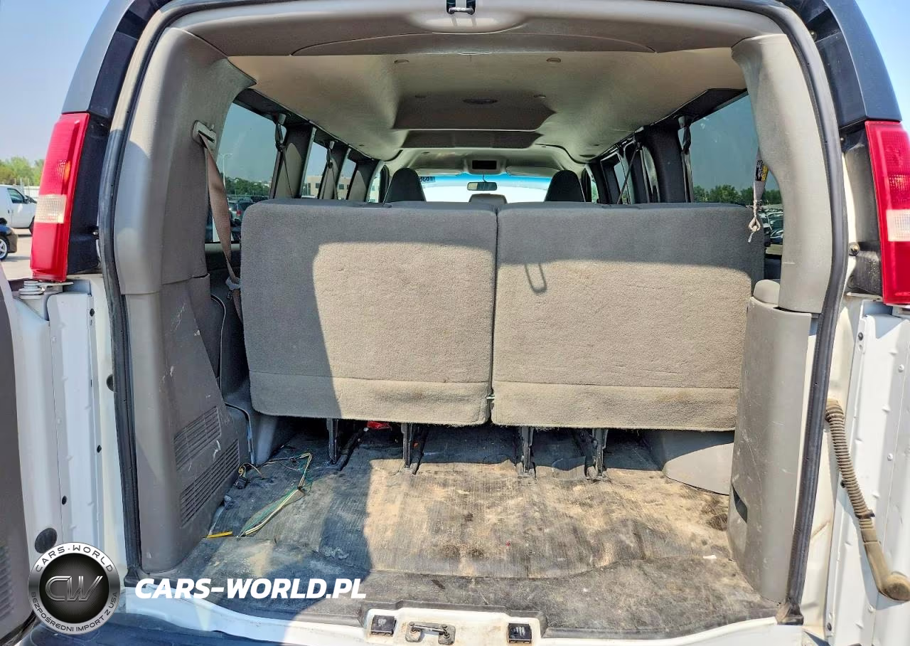 2018 Chevrolet Express G2500 Ls VIN:1GAWGEFP5J1240107 - 10