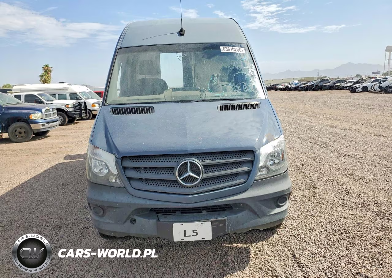 2018 Mercedes-Benz Sprinter 2500 VIN:WD3PE7CD7JP632035 - 5