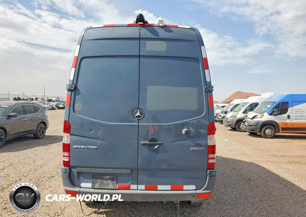 2018 Mercedes-Benz Sprinter 2500 VIN:WD3PE7CD7JP632035 - 6