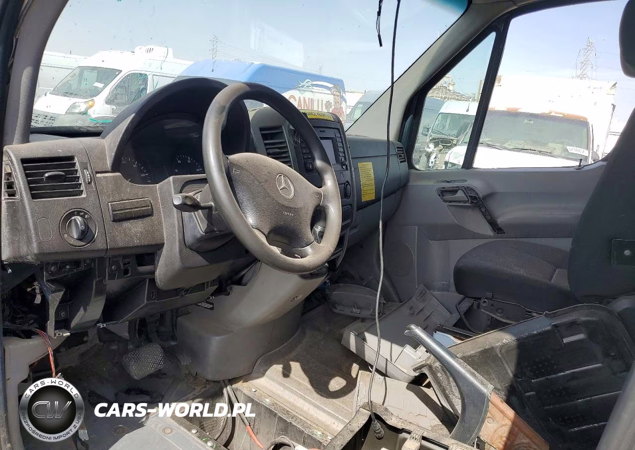 2018 Mercedes-Benz Sprinter 2500 VIN:WD3PE7CD7JP632035 - 8