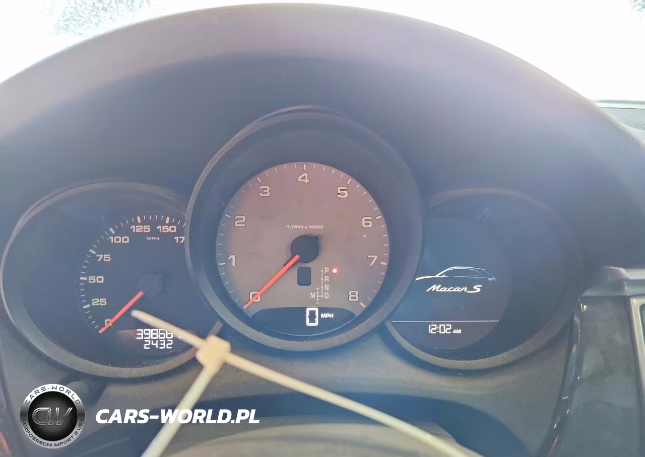2018 Porsche Macan S VIN:WP1AB2A53JLB30731 - 9