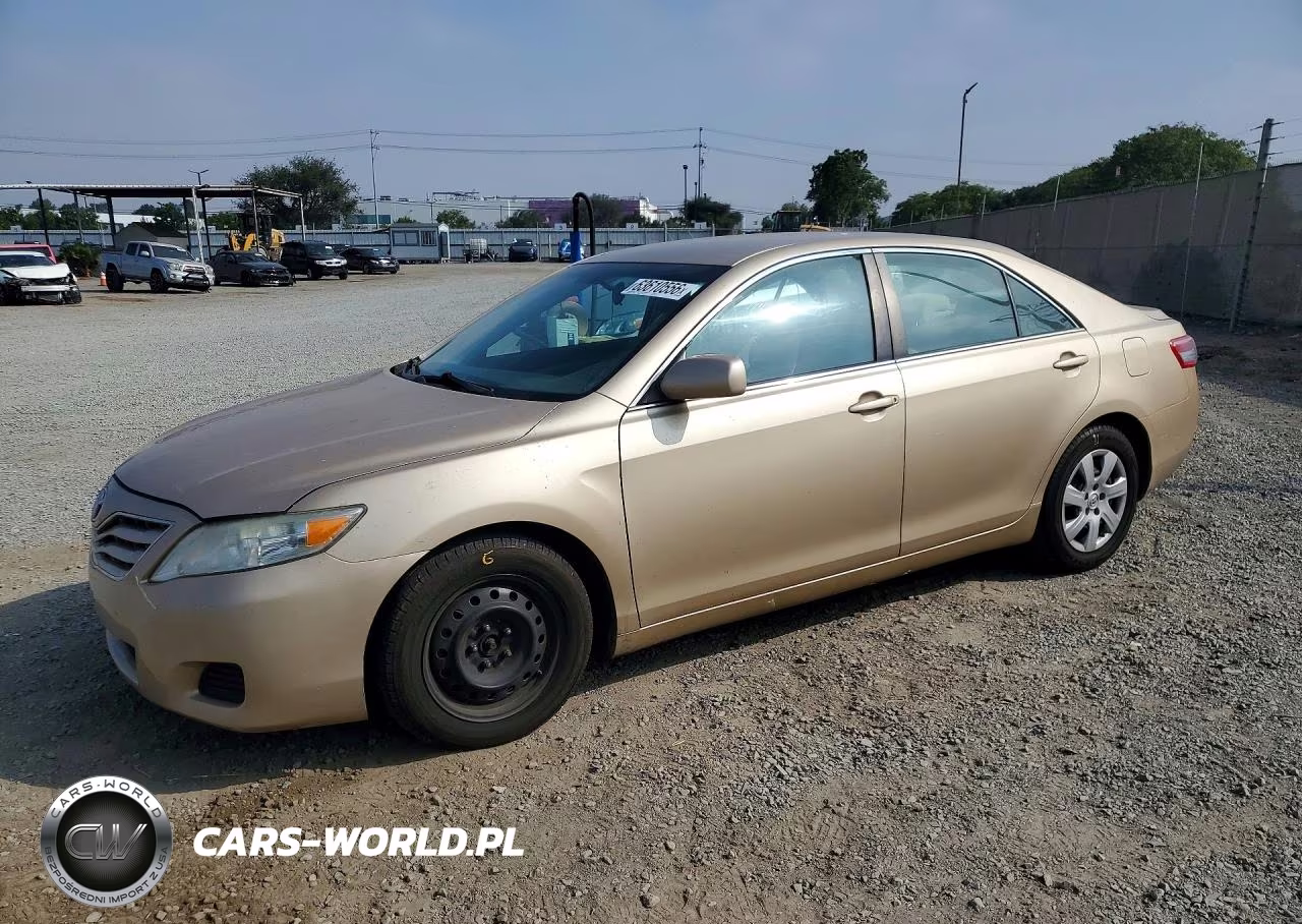 2010 Toyota Camry Base – zdjęcie 1 z 12