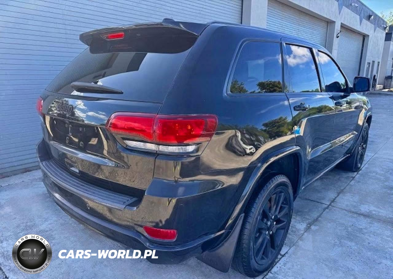 2021 Jeep Grand Cherokee Laredo VIN:1C4RJEAGXMC657311 - 3