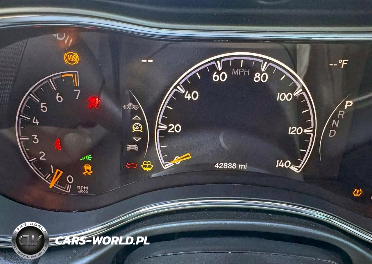 2021 Jeep Grand Cherokee Laredo VIN:1C4RJEAGXMC657311 - 9