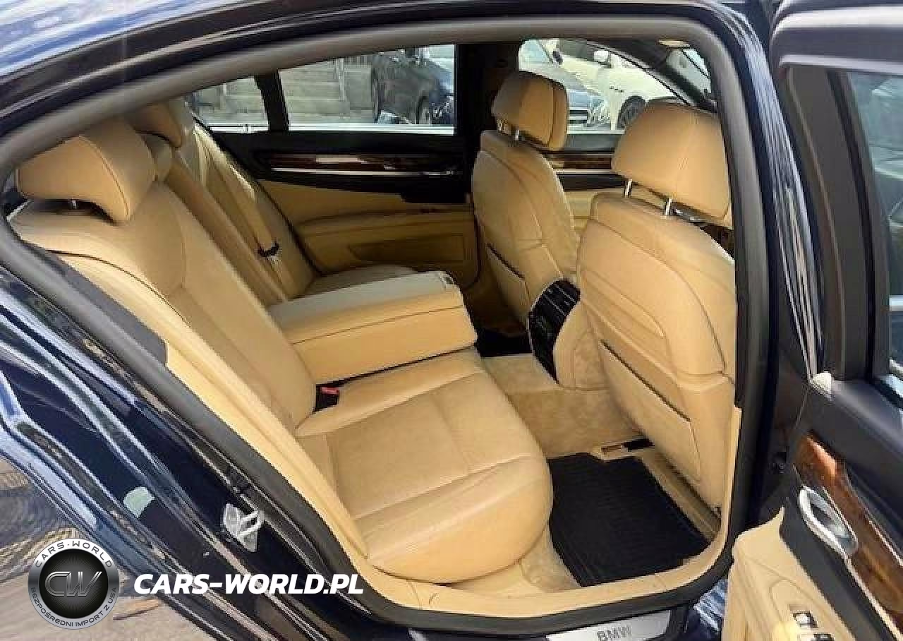 2015 BMW 750 Xi VIN:WBAYB6C5XFD965910 - 11