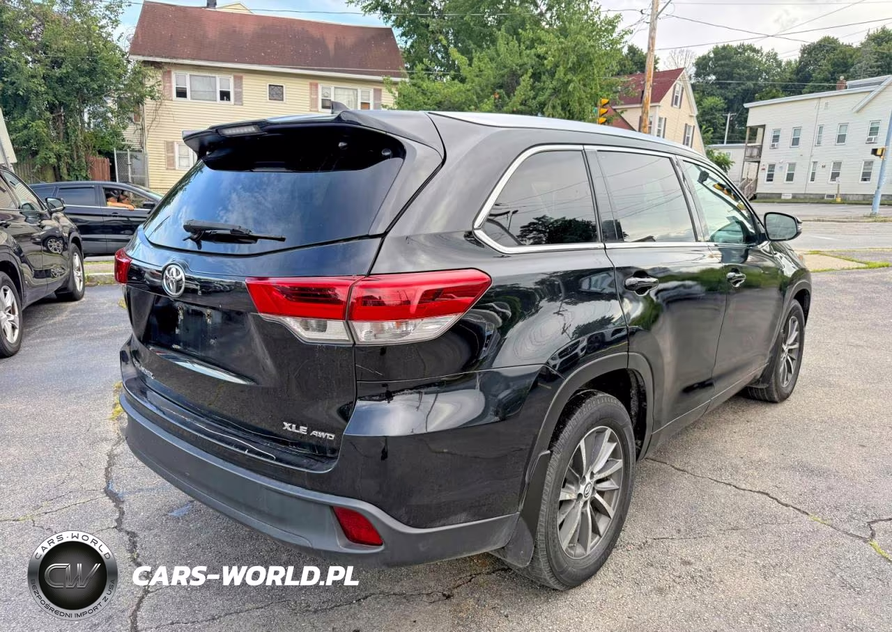 2017 Toyota Highlander Xle VIN:5TDJZRFH6HS371118 - 3