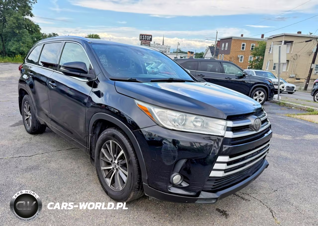2017 Toyota Highlander Xle VIN:5TDJZRFH6HS371118 - 4