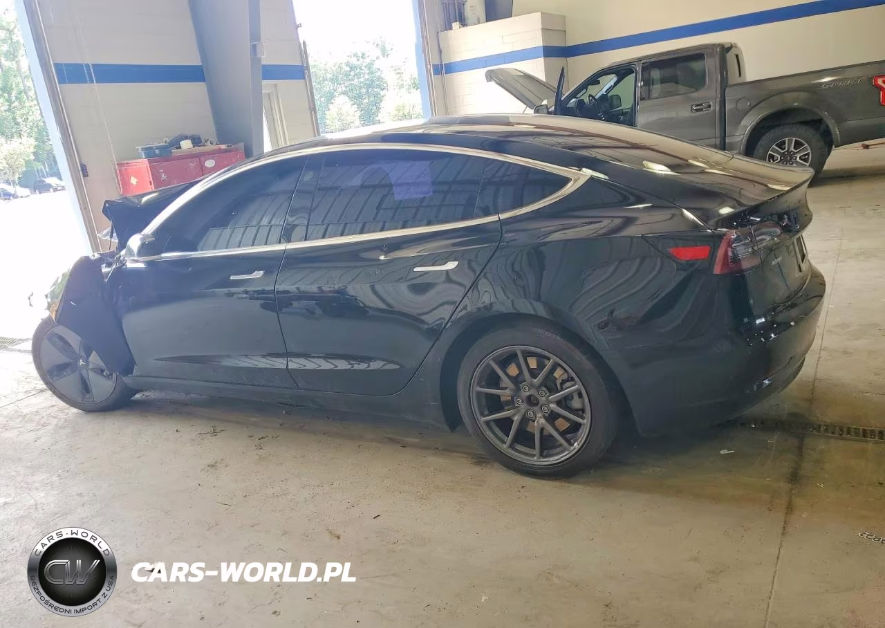 2018 Tesla Model 3 VIN:5YJ3E1EA3JF152699 - 2