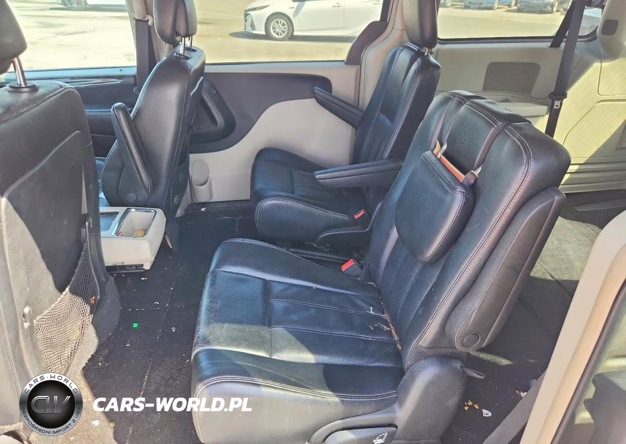 2014 Chrysler Town & Country Touring VIN:2C4RC1BG0ER247823 - 10