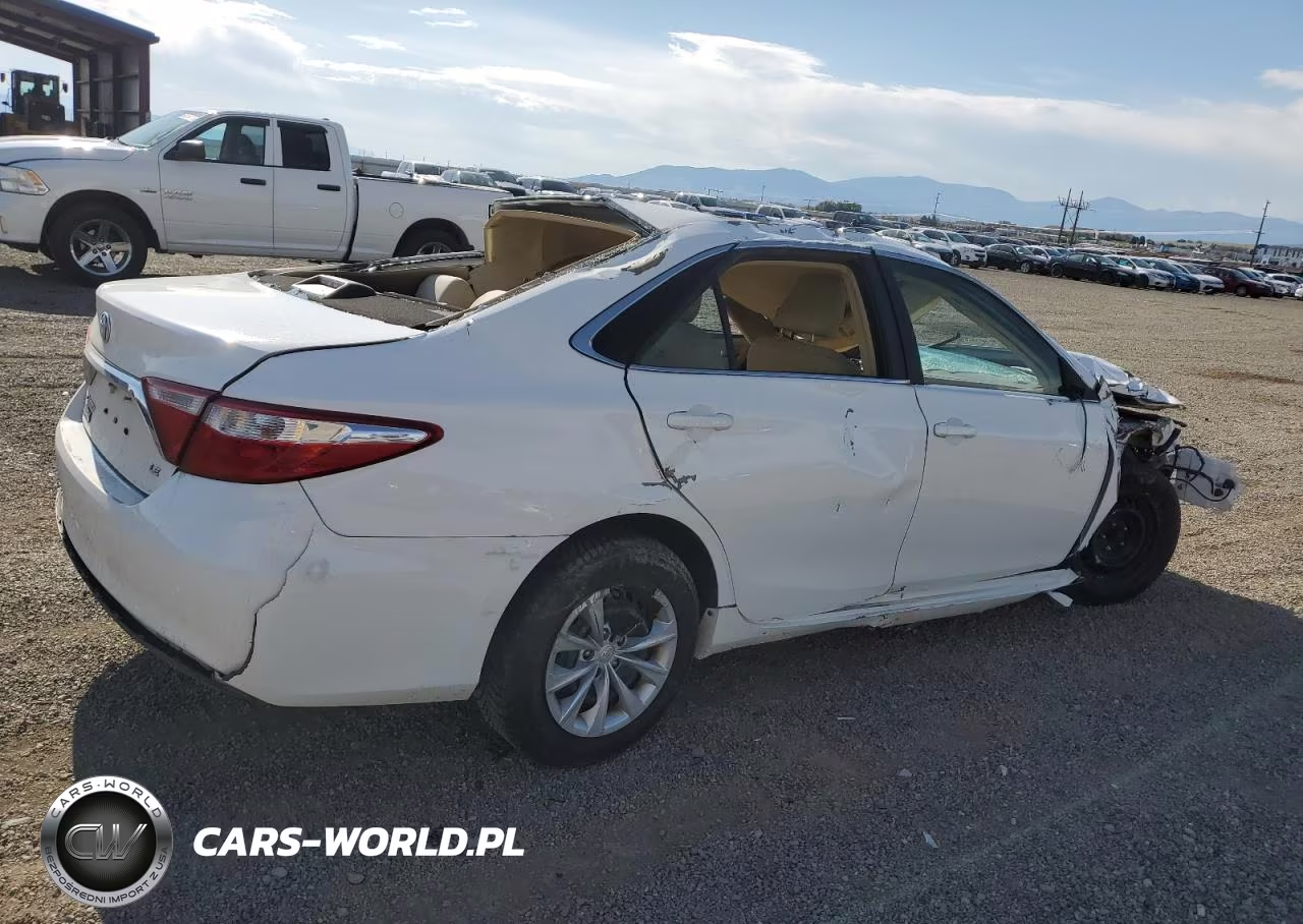2016 Toyota Camry Le VIN:4T4BF1FK3GR535172 - 3