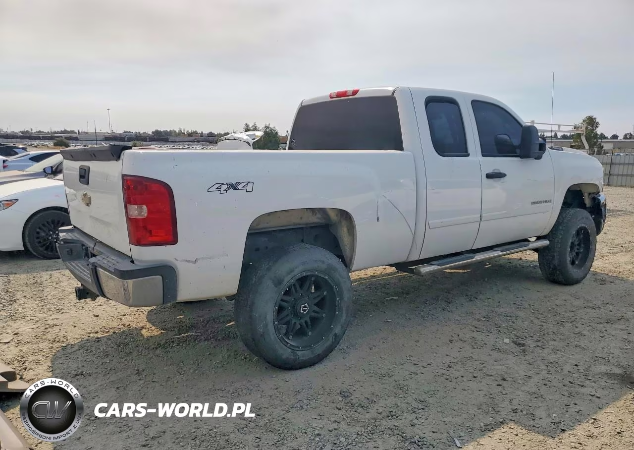 2007 Chevrolet Silverado K2500 Heavy Duty VIN:1GCHK29647E575800 - 3