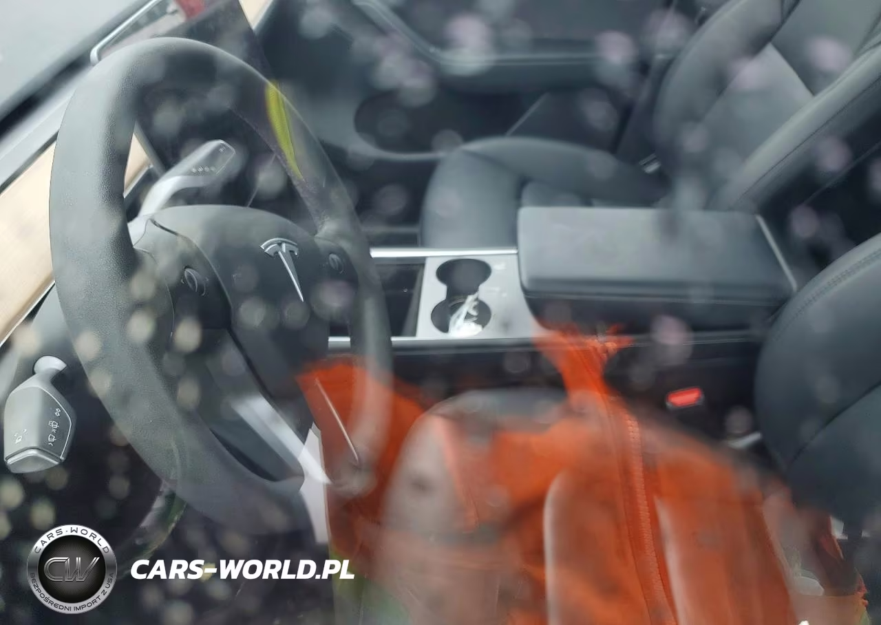 2023 Tesla Model Y VIN:7SAYGDEE5PA143130 - 28