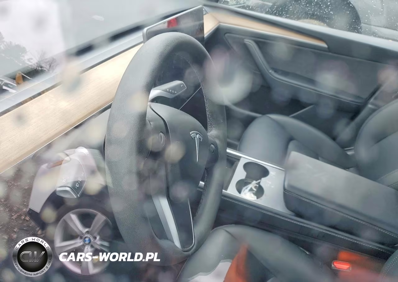 2023 Tesla Model Y VIN:7SAYGDEE5PA143130 - 30