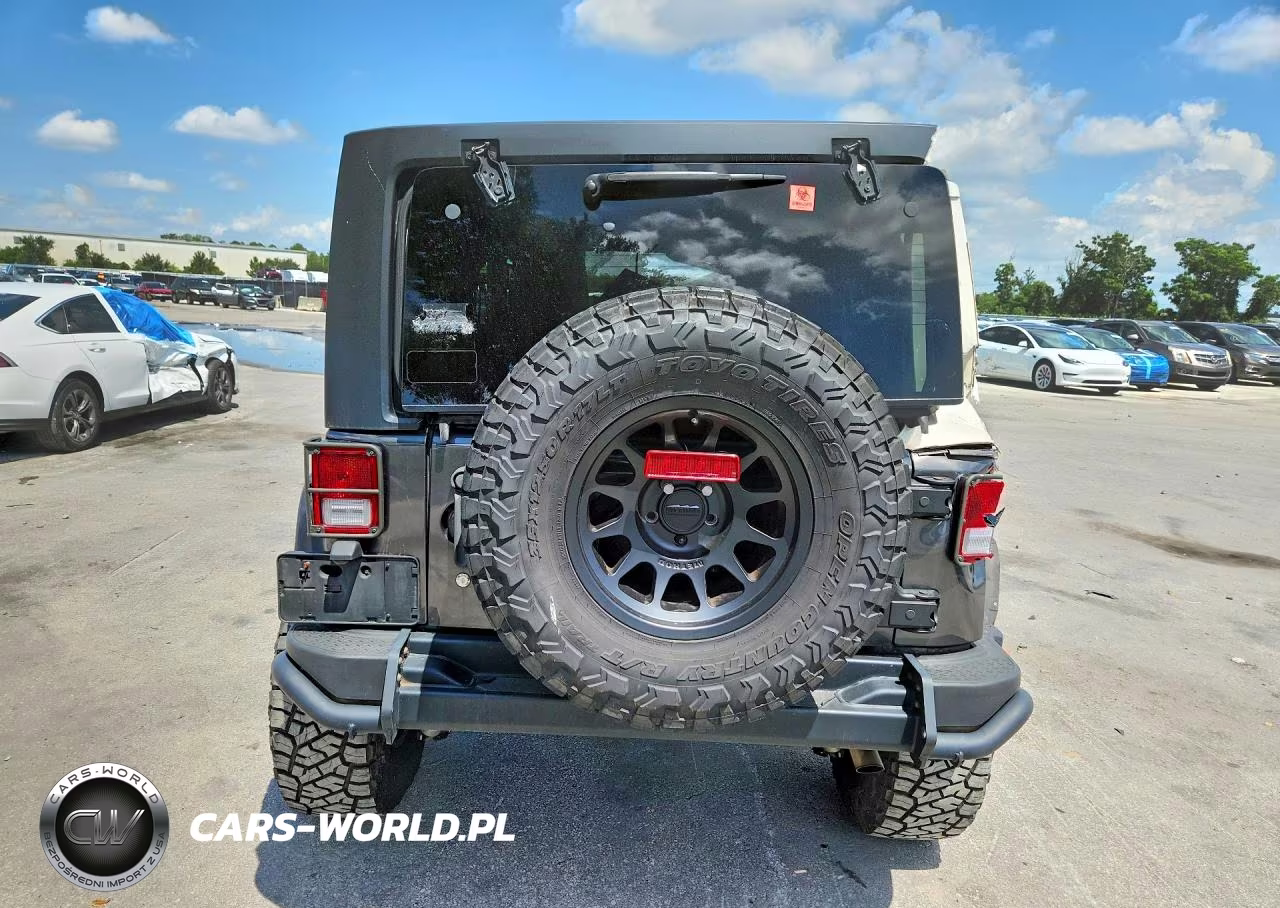 2017 Jeep Wrangler Unlimited Sahara VIN:1C4BJWEG9HL652561 - 11