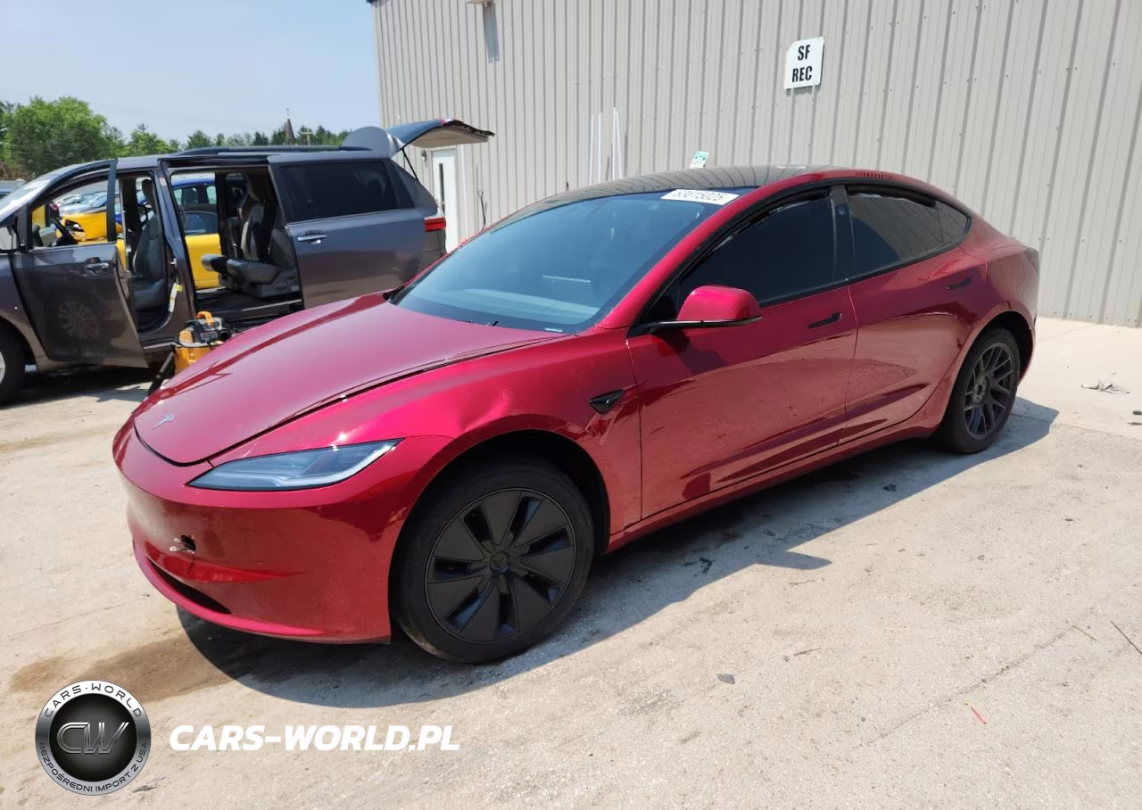 2025 Tesla Model 3 – zdjęcie 1 z 13