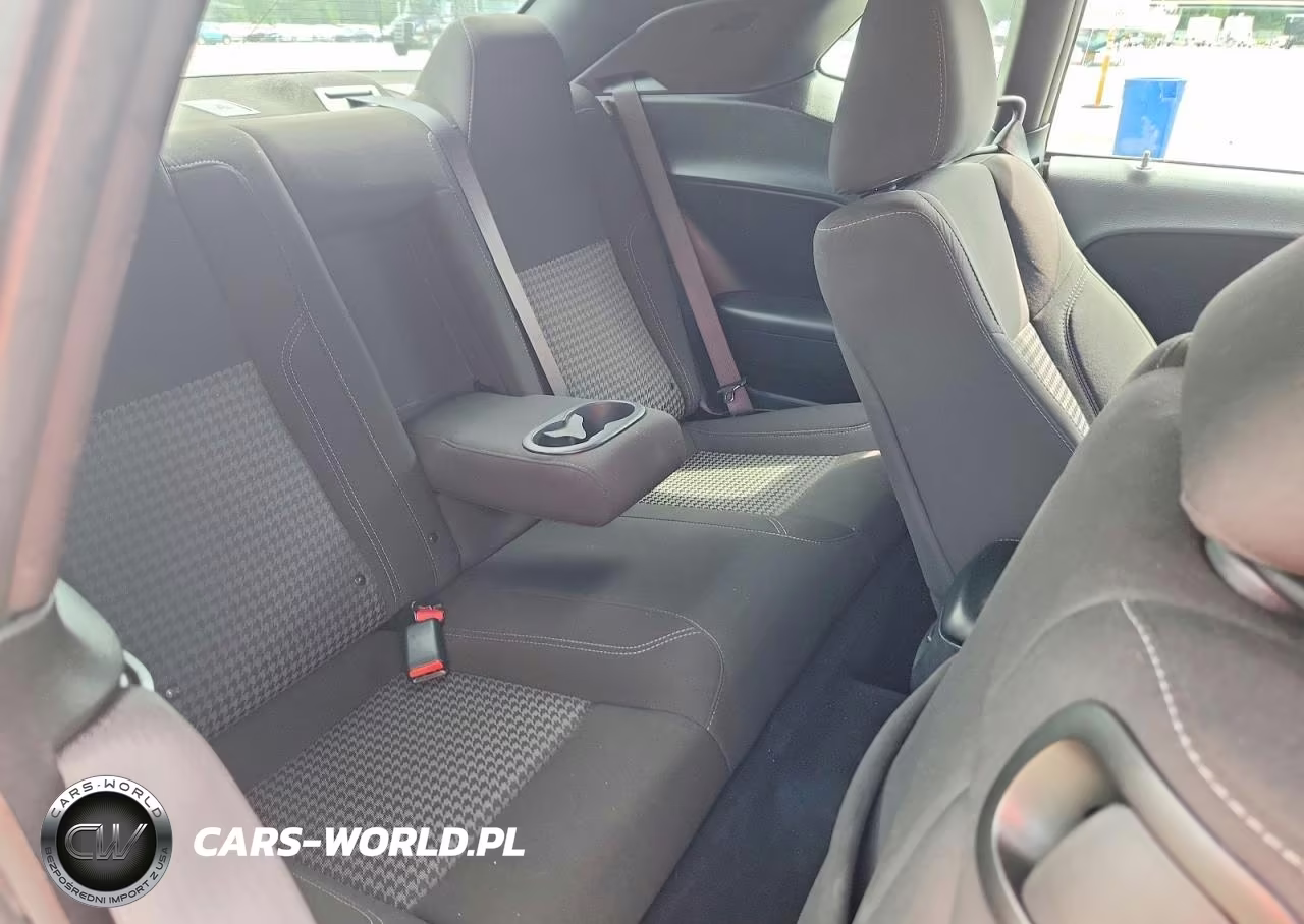 2022 Dodge Challenger Sxt VIN:2C3CDZAG5NH143695 - 10