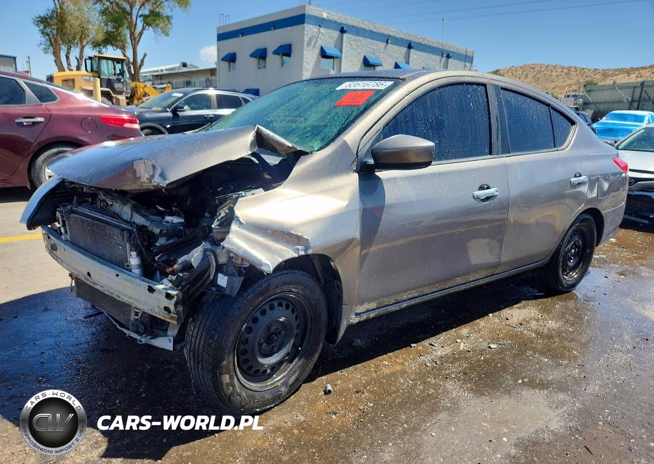2015 Nissan Versa 1.6 Sv